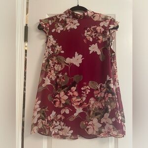 Le chateau Floral top
